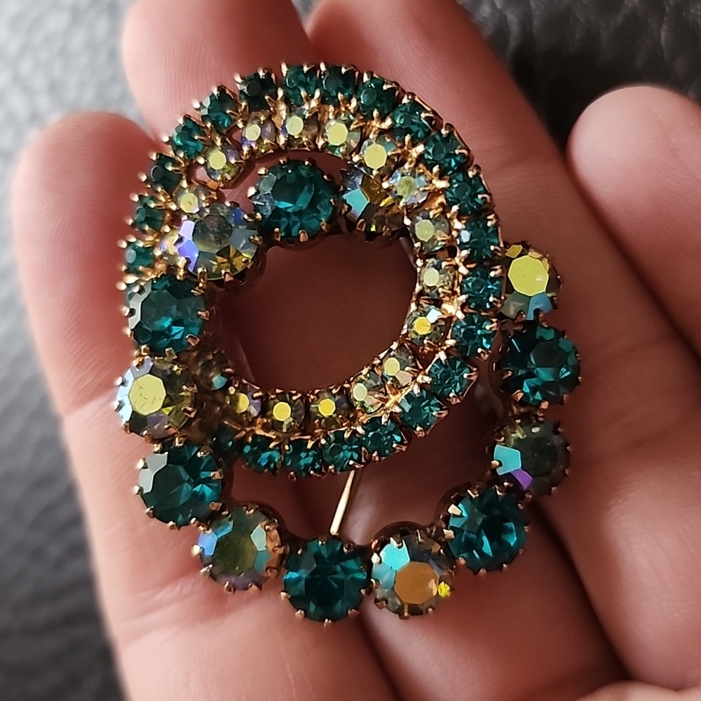 VTG brooch
